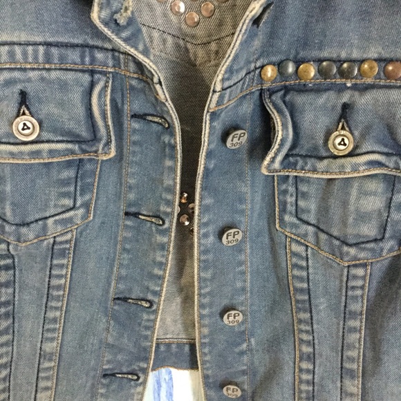 Free People Riveted Heart Jean Jacket Size S - Picture 6 of 6